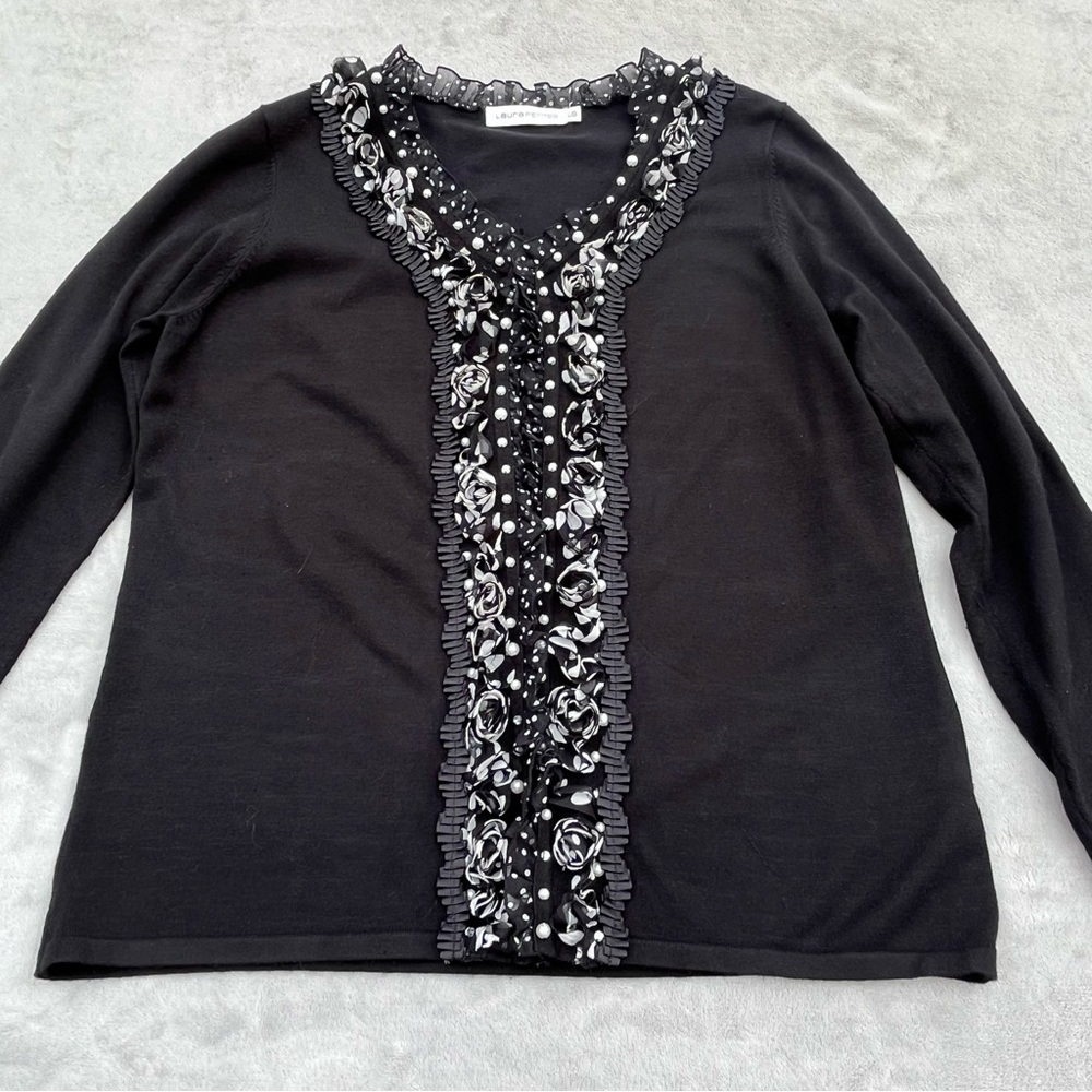 Laura Petites Black One Button Cardigan Sweater With Roses & Ruffles - Picture 3 of 11
